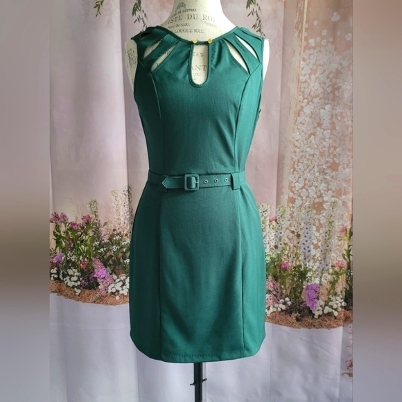 A-LINE Sleeveless Dress - Picture 1 of 13